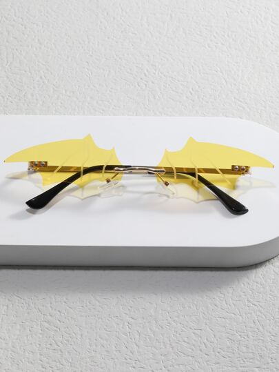 для детей Солнцезащитные очки в форме летучей мыши с тонированными линзами SHEIN