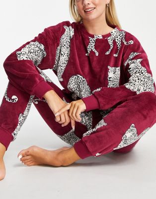 Бордовый комплект из уютного леопардового свитера и спортивных штанов Chelsea Peers Chelsea Peers