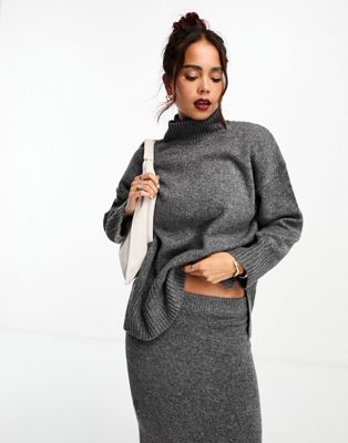 Темно-серый удлиненный свитер с высоким воротником ASOS DESIGN ASOS DESIGN