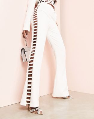 Белые костюмные брюки-клеш с вырезом из страз ASOS LUXE — часть комплекта ASOS Luxe
