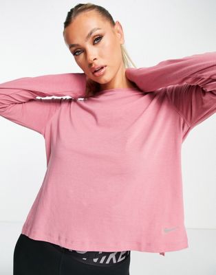 Розовая футболка с длинным рукавом Nike Yoga Dri-FIT Nike