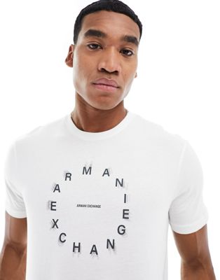Белая футболка с логотипом Armani Exchange в форме круга на груди AX ARMANI EXCHANGE