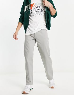 Светло-серые брюки чиносы прямого кроя с карманами New Look New Look