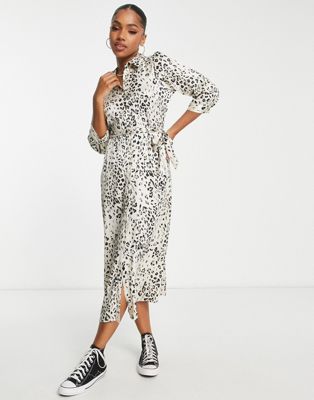 Атласное платье-рубашка миди с леопардовым принтом New Look New Look