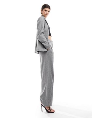 Узкие брюки Vila со складками спереди из мягкой ткани «елочка» — часть комплекта. Vila