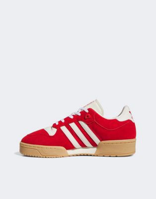 adidas Originals Rivalry 86 Low sneakers with gum sole in white and red Adidas