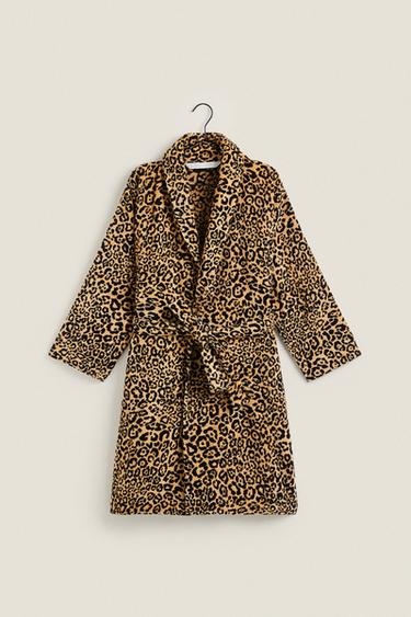 (400 GXM²) LEOPARD JACQUARD BATHROBE Zara Home