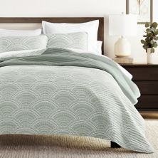 Home Collection All Season Scalloped Reversible Quilt Set with Shams Home Collection