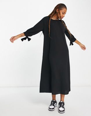 Черное платье миди с завязками и рукавами Monki Monki