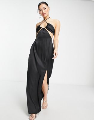 Эксклюзивное черное атласное платье макси с вырезом и сборкой на груди In The Style x Yasmin Devonport In The Style