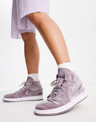Фиолетовые бархатные кроссовки Nike Air Jordan 1 Mid SE Nike