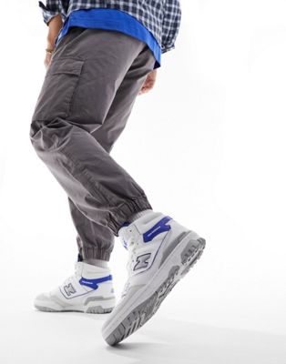 Мужские кроссовки New Balance 650 в белом цвете с серыми и синими деталями New Balance