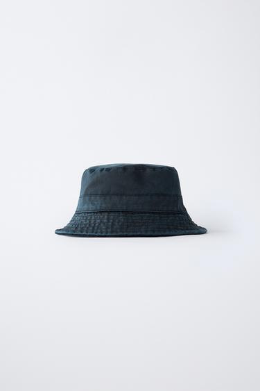 REVERSIBLE WAXED BUCKET HAT Zara