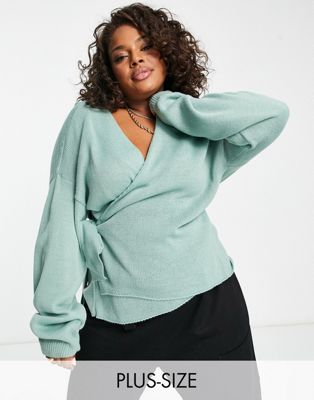 Эксклюзивный вязаный свитер с запахом In The Style Plus темно-зеленого цвета In The Style