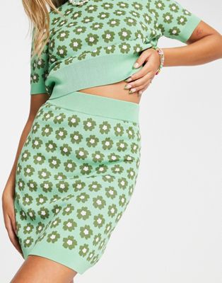 Зеленая трикотажная юбка Urban Revivo с цветочным принтом - часть комплекта Urban Revivo