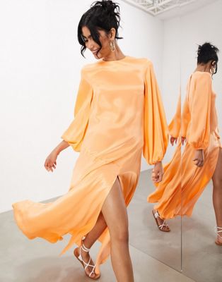 Оранжевое атласное свободное платье макси с длинными рукавами ASOS Edition ASOS EDITION