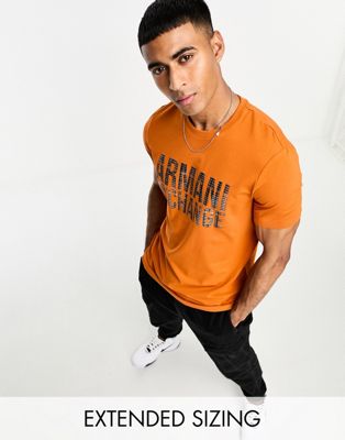Оранжевая футболка с крупным логотипом в клетку Armani Exchange AX ARMANI EXCHANGE