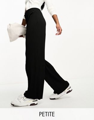 Черные широкие брюки со складками Y.A.S Petite Y.A.S