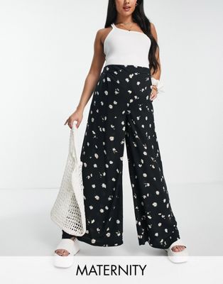 New Look Maternity wide leg pants in black ditsy floral New Look Maternity