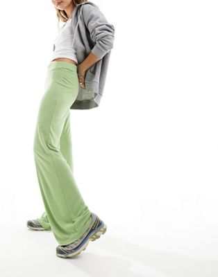 Светло-зеленые супермягкие широкие брюки Monki Monki