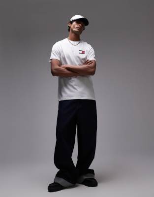 Tommy Jeans essential flag slim fit t-shirt in white Tommy Jeans