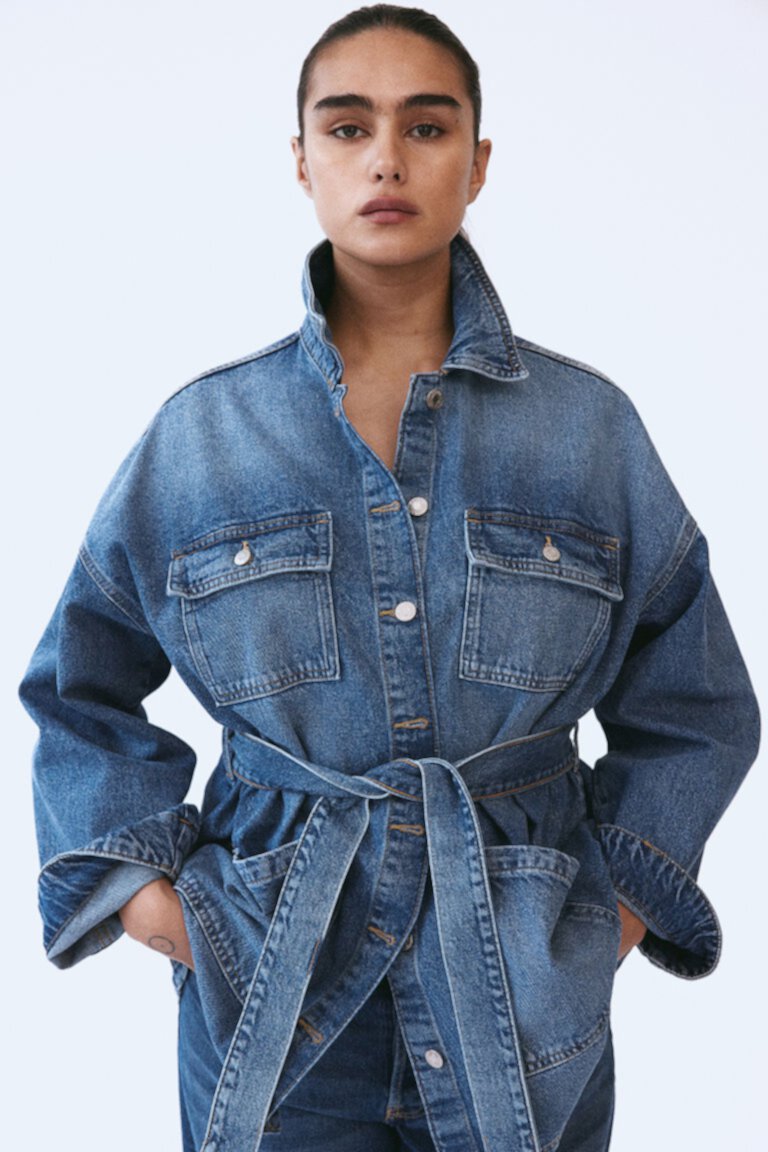 Джинсовая куртка с завязками на поясе H&M