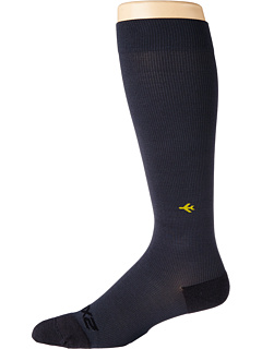 Летные компрессионные носки Ultra Light 2XU