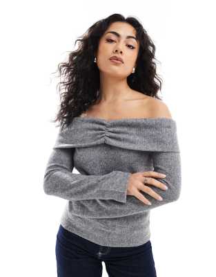 ONLY off-shoulder knit sweater in gray Only