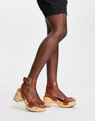 Гламурные летние сандалии светло-коричневого цвета GLAMOROUS