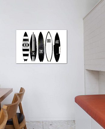 Картина на холсте Аманды Гринвуд "Серфинг в черном и белом". ICanvas