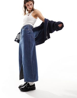 Голубая джинсовая юбка миди с разрезом Monki Monki