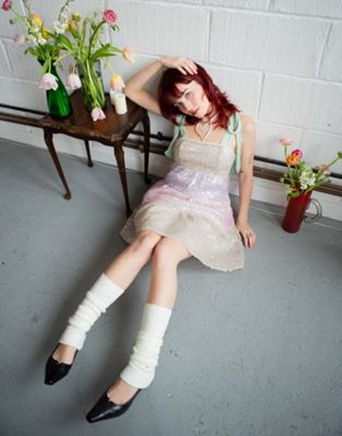 Многоярусное свободное платье мини с пайетками в стиле колор-блок Labelrail x Lara Adkins Labelrail