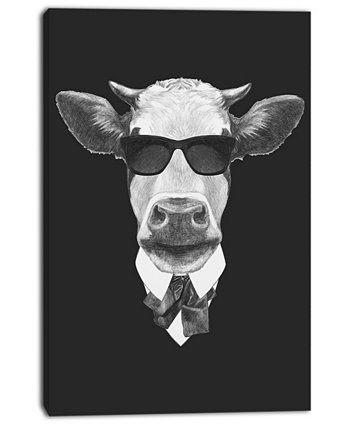 Designart Забавная корова в костюме в очках Художественный принт на холсте с животными - 30 "X 40" Design Art