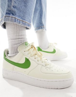 Кроссовки Nike Air Force 1 кремово-белого и зеленого цвета Nike