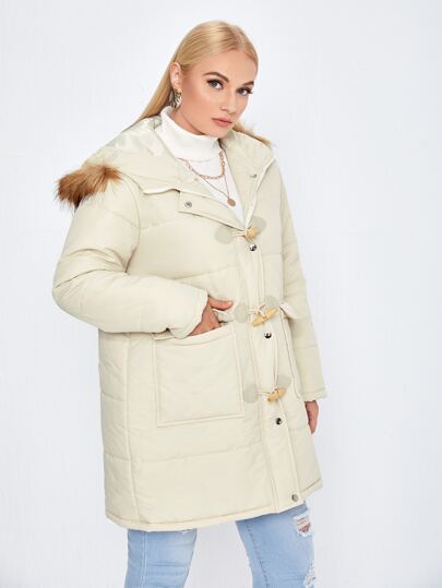 размера плюс Утепленная куртка из плюша с отделкой с карманами с капюшоном SHEIN