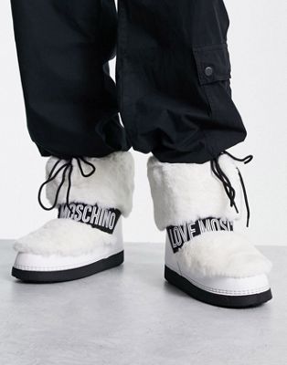 Белые пушистые зимние ботинки Love Moschino LOVE Moschino