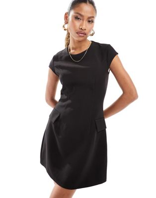 Черное платье мини с карманами и рукавами Kaiia Kaiia
