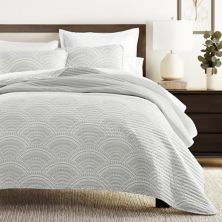Home Collection All Season Scalloped Reversible Quilt Set with Shams Home Collection