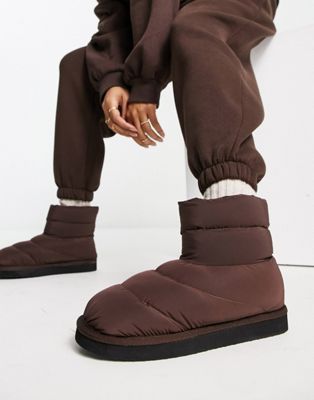 Темно-коричневые дутые ботинки Monki Monki