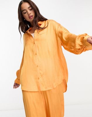 Блузка Monki из жаккардового атласа с длинными рукавами и объемными рукавами оранжевого цвета - часть комплекта Monki