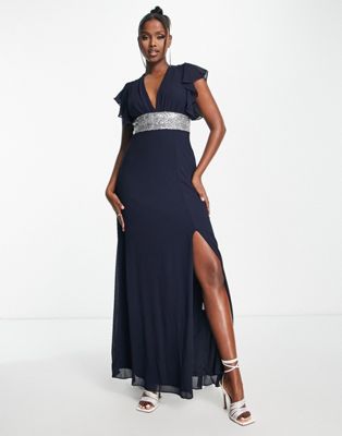 Темно-синее шифоновое платье макси TFNC Bridesmaid с развевающимися рукавами и украшенной талией TFNC