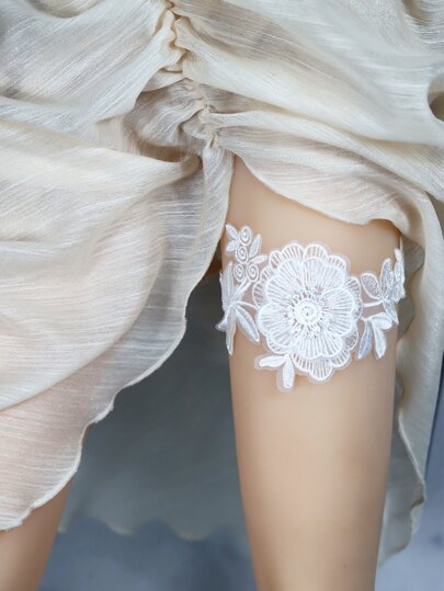 Ремень-подвязки с цветочной вышивкой свадебный SHEIN