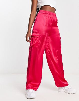 Розовые атласные брюки карго New Look New Look