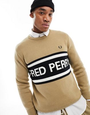 Бежевый свитер с большим логотипом Fred Perry Fred Perry