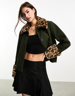 Женская куртка Only с отстегивающимся искусственным мехом леопарда в хаки цвете ONLY