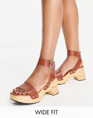 Glamorous Wide Fit summer clog sandals in tan Glamorous Wide Fit