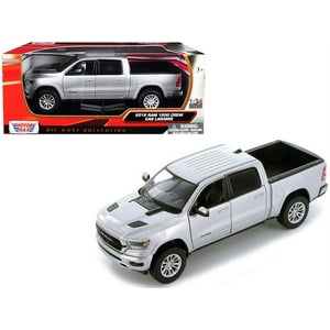 2019 RAM 1500 Laramie Crew Cab Pickup Truck Silver Metallic 1/24 Diecast Model Car by Motormax MOTORMAX