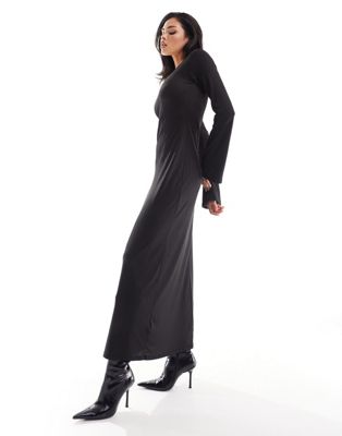 Черное трикотажное платье макси в рубчик NA-KD NAKD