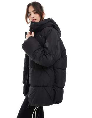 Женское Пальто VERO MODA Luxe Oversized Puffer в черном VERO MODA