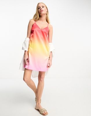 Атласное платье-комбинация Loungeable с эффектом закатного омбре Loungeable